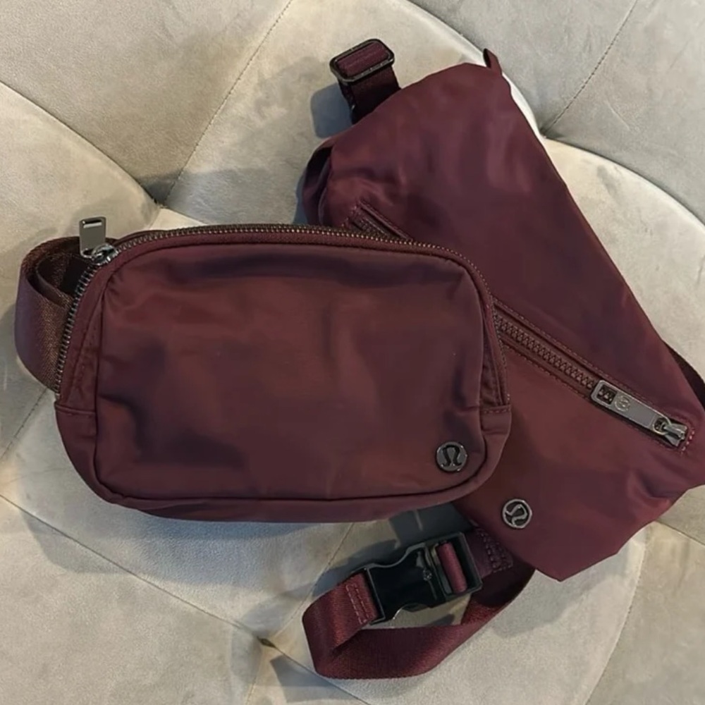 Lululemon Everywhere Belt Bag OG Cassis Original